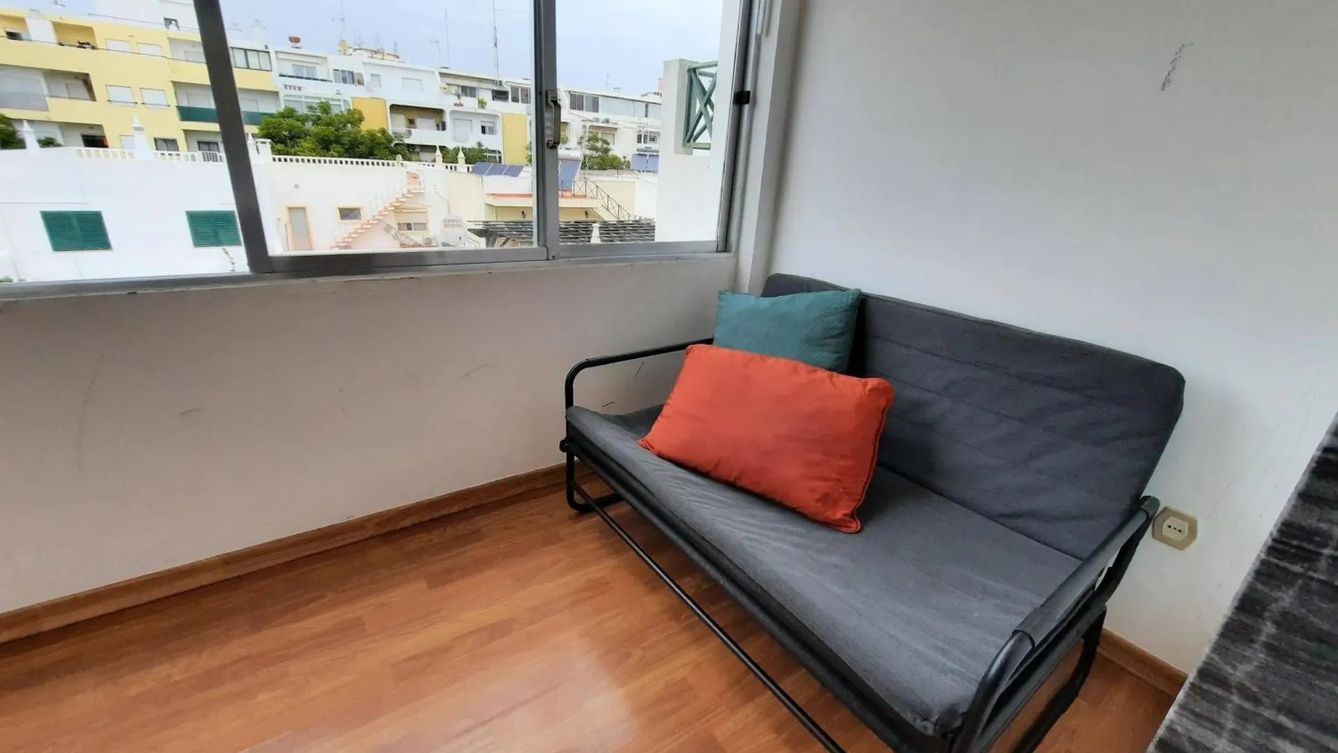 Blife Algarvya Private Rooms Faro 0*,  Portugal
